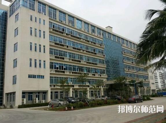 海南大學(xué)師范學(xué)院城西校區(qū)招生辦聯(lián)系電話(huà)