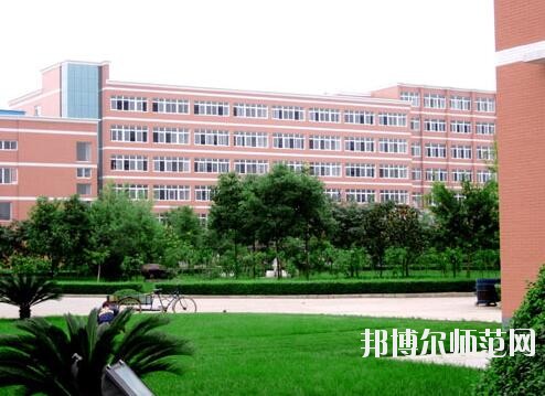 成都城市建設(shè)技工幼兒師范學(xué)校2018年報名條件、招生對象