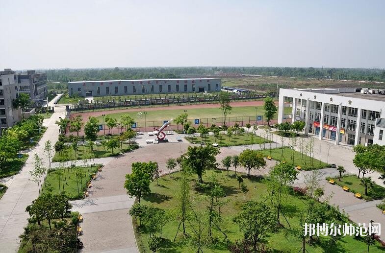 成都電子信息幼兒師范學(xué)校2018年報(bào)名條件、招生對(duì)象