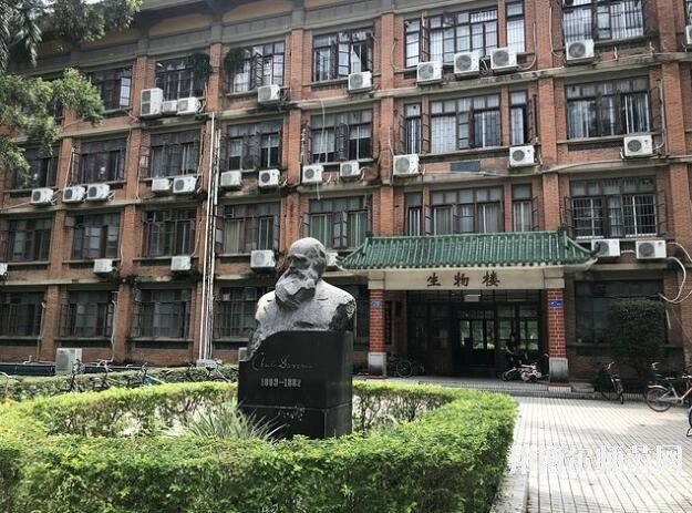 中山師范大學(xué)廣州校區(qū)南校園招生辦聯(lián)系電話(huà)