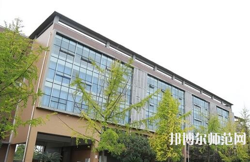 郫縣友愛職業(yè)技術(shù)幼兒師范學(xué)校2018年報(bào)名條件、招生對象