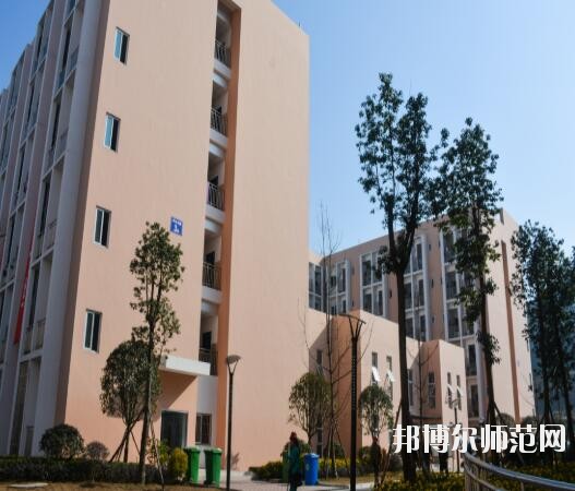 成都信息技術(shù)幼兒師范學(xué)校2018年報名條件、招生對象