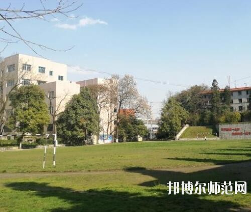 貴陽(yáng)經(jīng)濟(jì)貿(mào)易中等幼師專業(yè)學(xué)校2023年報(bào)名條件、招生要求、招生對(duì)象 width=