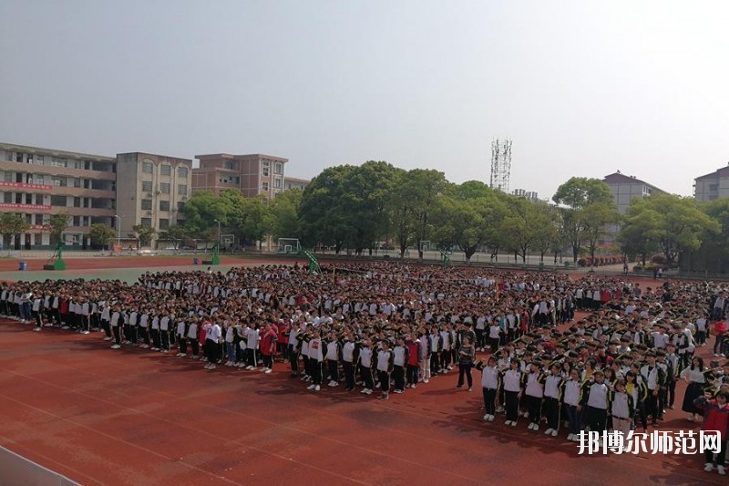 陜西工貿(mào)職業(yè)中等專業(yè)師范學(xué)校2020年報名條件、招生要求、招生對象