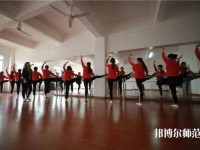 貴州中專幼師學(xué)?？梢钥即髮? /><b>貴州中專幼師學(xué)校可以考大專嗎</b><span>2019-09-20 15:50</span><p>貴州中專幼師學(xué)?？梢钥即髮?肯定可以的。首先我們要清楚，幼師中專學(xué)歷想報(bào)考大專是可以的。就算你現(xiàn)在已經(jīng)是中專學(xué)歷，也可</p></a></li>
            <li><a href=