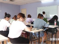 廣東2020年幼師學(xué)校中專升大?？际裁? /><b>廣東2020年幼師學(xué)校中專升大?？际裁?/b><span>2019-11-21 14:52</span><p>現(xiàn)在很多同學(xué)在初中讀完之后就放棄讀高中而去選擇一個(gè)中專的職業(yè)院校就讀幼師專業(yè)，這樣固然是節(jié)省時(shí)間，可以早點(diǎn)工作，但是年齡</p></a></li>
            <li><a href=