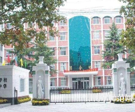 河南2020年幼師學(xué)校中專升大?？际裁? width=
