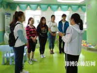 蘭州2020年中專幼師學(xué)?？梢钥即髮? /><b>蘭州2020年中專幼師學(xué)?？梢钥即髮?/b><span>2020-02-11 17:00</span><p>對(duì)于中專幼師學(xué)校怎么考大專這個(gè)問題，相信選擇幼師專業(yè)的小伙伴們都是想拿到一個(gè)更高的文憑，這樣也是非常有利于以后的就業(yè)，以</p></a></li>
            <li><a href=