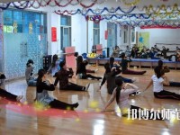 遵義2020年中專幼師學(xué)?？梢钥即髮? /><b>遵義2020年中專幼師學(xué)?？梢钥即髮?/b><span>2020-02-26 17:12</span><p>遵義2020年中專幼師學(xué)?？梢钥即髮?現(xiàn)在越來(lái)越多的學(xué)生看重升學(xué)了，以往大部分的學(xué)生在讀完中職之后就是出去就業(yè)了，而現(xiàn)在更</p></a></li>
            <li><a href=