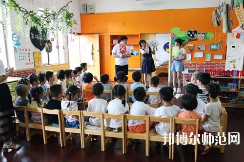 成都2020年適合女生的幼師學(xué)校專(zhuān)業(yè)