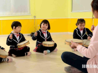 宜昌2021年幼師學(xué)校中專升大?？际裁? /><b>宜昌2021年幼師學(xué)校中專升大專考什么</b><span>2020-10-30 15:32</span><p>幼師專業(yè)在近年來飛速發(fā)展，雖然人才緊缺，但由于家長對孩子的重視，社會對幼兒教師專業(yè)越來越嚴(yán)格，無論是專業(yè)知識還是學(xué)歷，都</p></a></li>
            <li><a href=