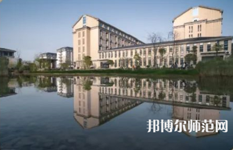 湖北恩施師范學(xué)院2023年報(bào)名條件、招生要求、招生對(duì)象