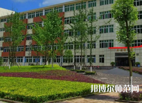 重慶師范大學(xué)涉外商貿(mào)學(xué)院銅梁校區(qū)2023年報(bào)名條件、招生要求、招生對象 