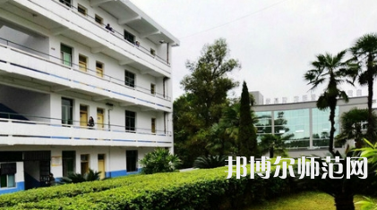 2023年自貢旅游幼師職業(yè)高級(jí)中學(xué)報(bào)名條件、招生對(duì)象